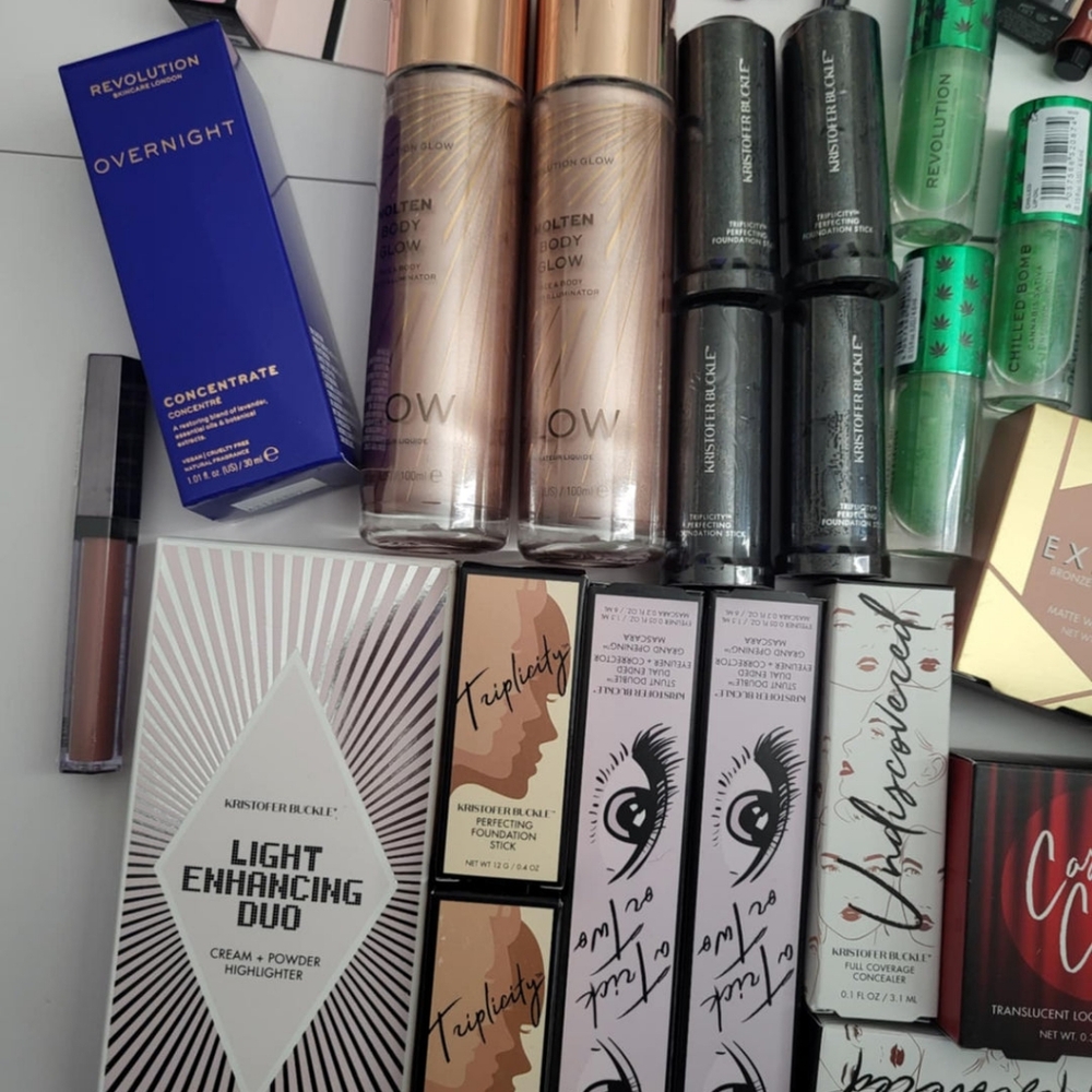 Ultimate 25-Piece Mixed Makeup Lot (New) - Picture 4 of 13
